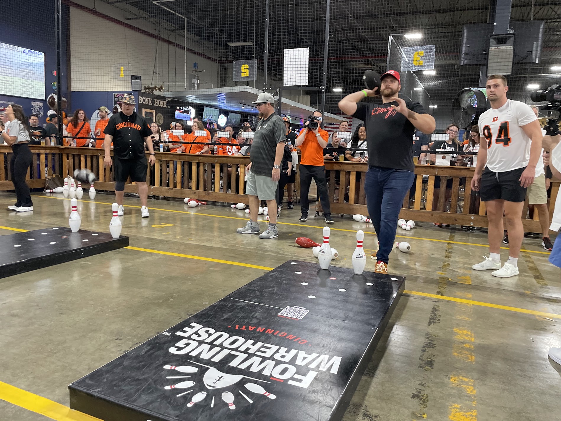 Photos  Sam Hubbard Hosts Fowling Tournament